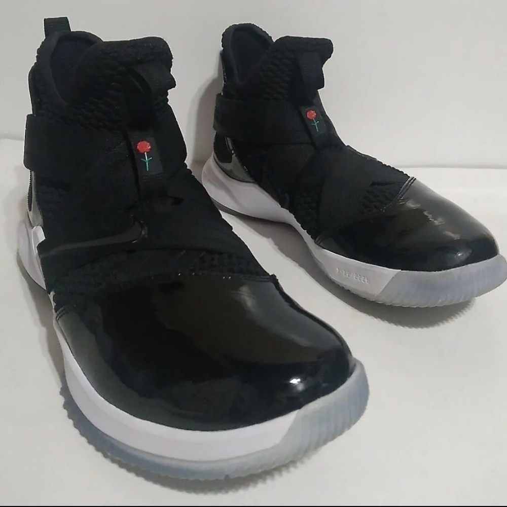 Nike Lebron Soldier Xll SFG Tuxedo Sneakers Sz 11 AO4054-005 Mens